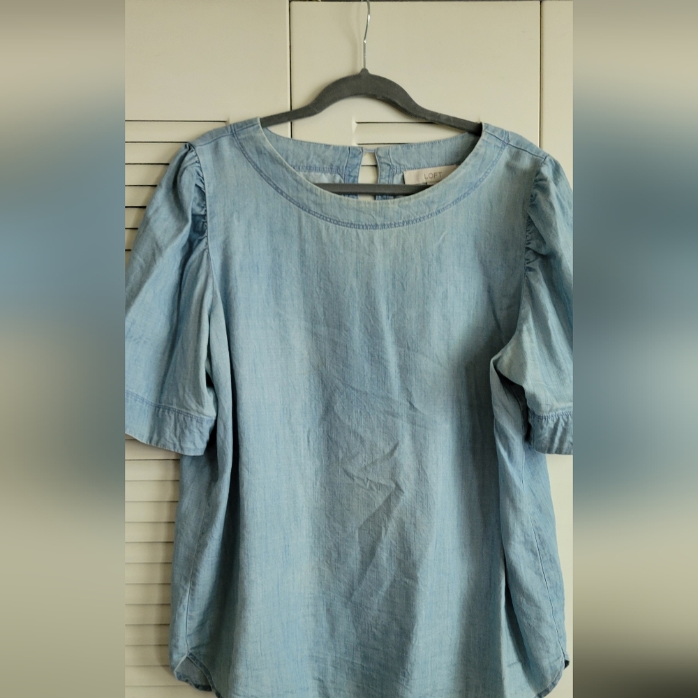 Denim light puff shoulder top